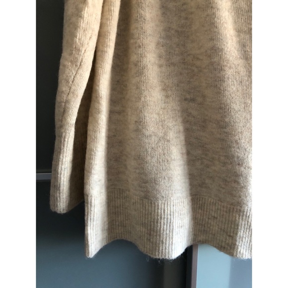 Abercrombie Cream Off Shoulder Sweater - Picture 5 of 7